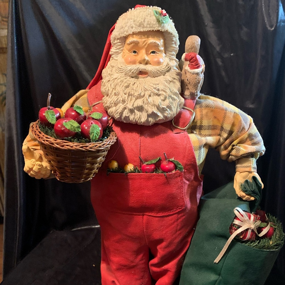 Santa & Buddy at the Apple 🍎 Orchard